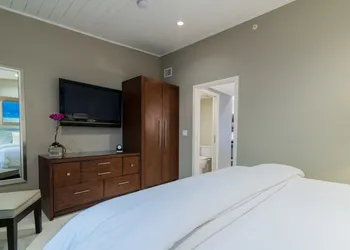 Orchid Key Inn - Adults Only hotel thumbnail 3