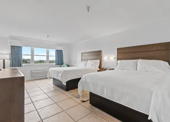 Ocean Isle Inn hotel thumbnail 5