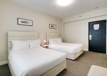 Crest Hotel Suites hotel thumbnail 3