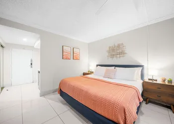 Boca Plaza by Lowkl hotel thumbnail 5