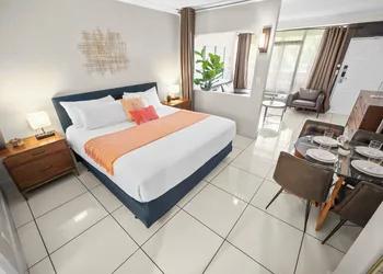 Boca Plaza by Lowkl hotel thumbnail 6