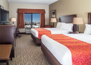 Gray Wolf Inn & Suites hotel thumbnail 5