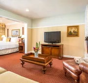 Wayside Inn hotel detail image 4