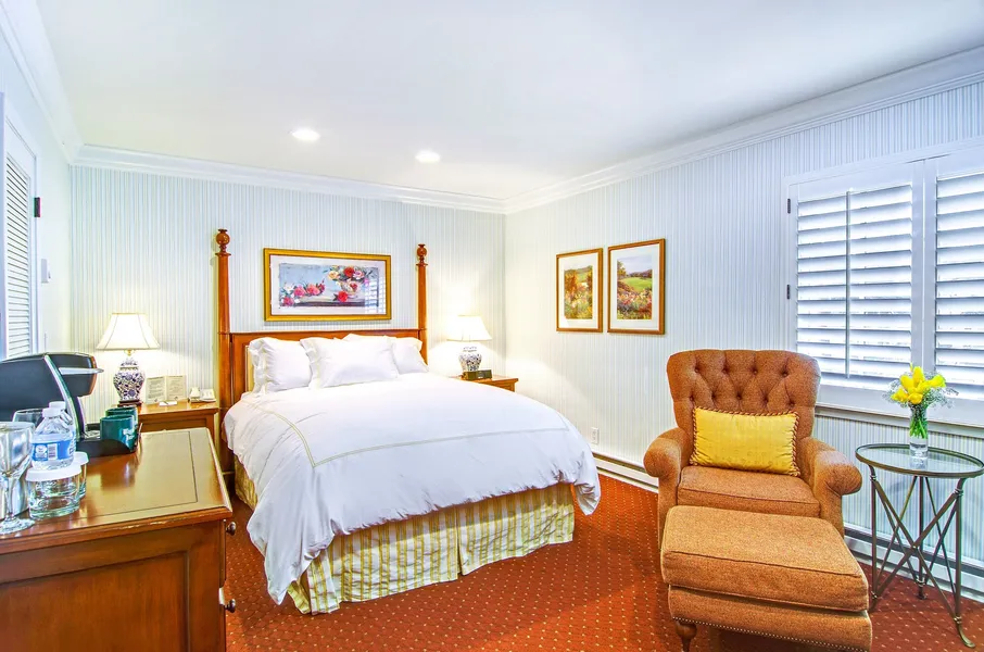 Wayside Inn hotel detail image 6