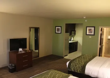 Comfort Inn Bentonville - Crystal Bridges hotel thumbnail 7
