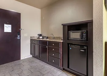 Comfort Inn Bentonville - Crystal Bridges hotel thumbnail 8