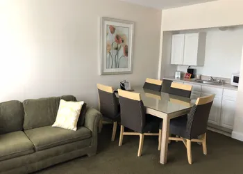 Beach Place Hotel hotel thumbnail 4