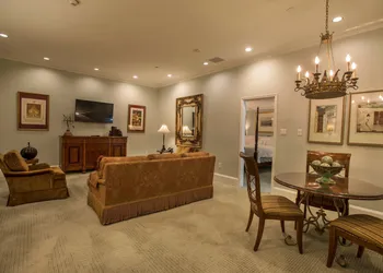 Bienville House hotel thumbnail 8