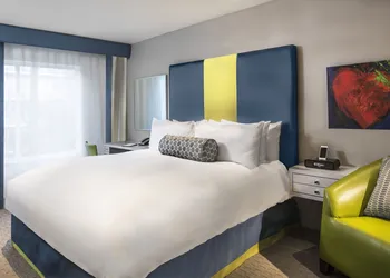 Sunset Marquis hotel thumbnail 7