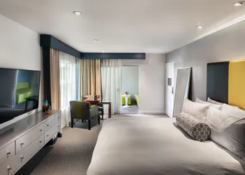 Sunset Marquis hotel thumbnail 8