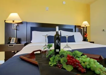 University Plaza Waterfront Hotel hotel thumbnail 7