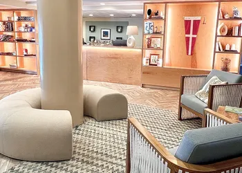 Atlantic Beach Hotel Newport hotel thumbnail 2