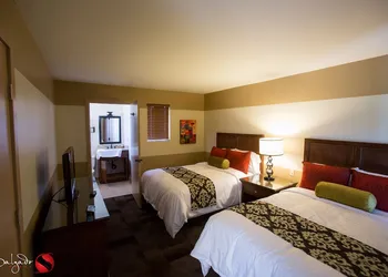 Carlton Oaks Lodge, an Ascend Collection Hotel hotel thumbnail 5