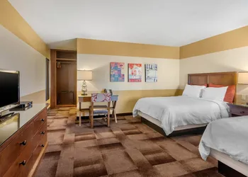 Carlton Oaks Lodge, an Ascend Collection Hotel hotel thumbnail 8
