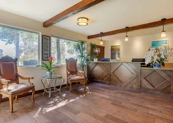 Carlton Oaks Lodge, an Ascend Collection Hotel hotel thumbnail 3