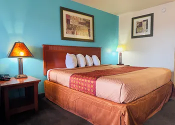 Claridge Inn hotel thumbnail 5