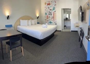 Ocean Palms Motel hotel thumbnail 3