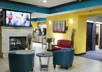 Parkwood Inn & Suites hotel thumbnail 4