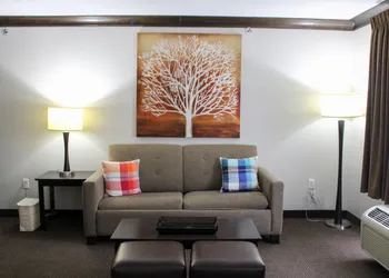 Parkwood Inn & Suites hotel thumbnail 6