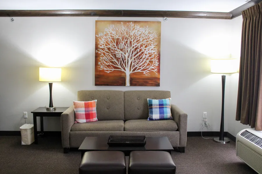 Parkwood Inn & Suites hotel detail image 6