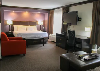 Parkwood Inn & Suites hotel thumbnail 7