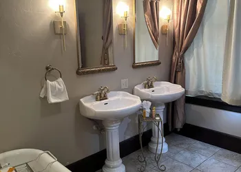 Riverside Hot Springs Inn & Spa - Adults Only hotel thumbnail 8