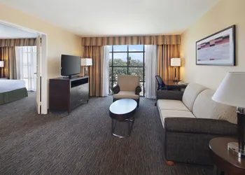 Holiday Inn Hotel & Suites Anaheim by IHG hotel thumbnail 7