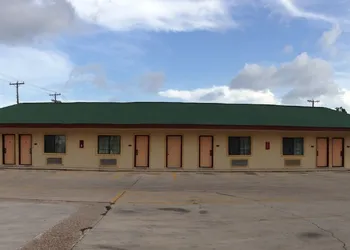 Pinn Road Inn and Suites hotel thumbnail 3