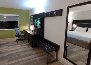 Holiday Inn Express Rolling Meadows - Schaumburg Area by IHG hotel thumbnail 5