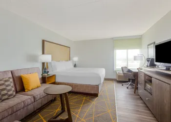 Holiday Inn La Mirada – Buena Park by IHG hotel thumbnail 3