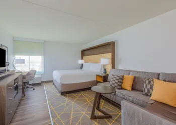 Holiday Inn La Mirada – Buena Park by IHG hotel thumbnail 4