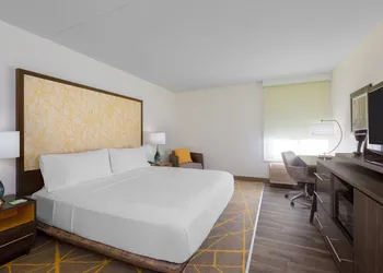 Holiday Inn La Mirada – Buena Park by IHG hotel thumbnail 6