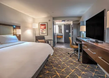 Holiday Inn New Orleans - Downtown Superdome by IHG hotel thumbnail 7