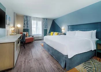 voco Sarasota by IHG hotel thumbnail 8
