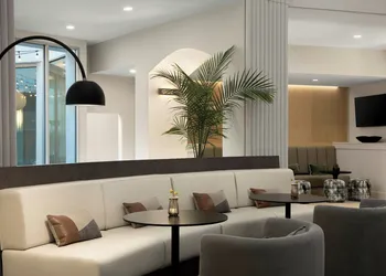 AC Hotel by Marriott Portland Lake Oswego hotel thumbnail 3