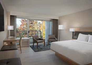 AC Hotel by Marriott Portland Lake Oswego hotel thumbnail 5