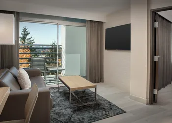 AC Hotel by Marriott Portland Lake Oswego hotel thumbnail 6