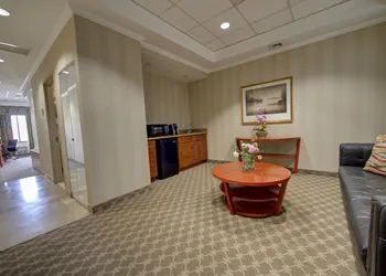 Holiday Inn Plainview-Long Island by IHG hotel thumbnail 3
