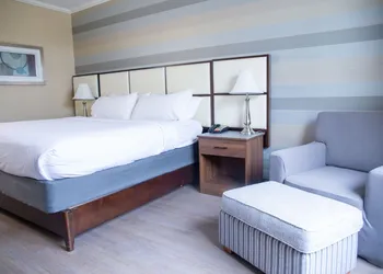 Holiday Inn Plainview-Long Island by IHG hotel thumbnail 5