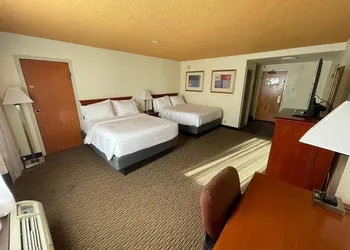 Cortina Inn hotel thumbnail 4