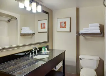 Allure Hotel & Conference Centre hotel thumbnail 3