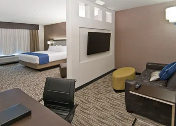 Holiday Inn Austin Airport by IHG hotel thumbnail 4