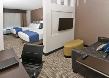 Holiday Inn Austin Airport by IHG hotel thumbnail 5