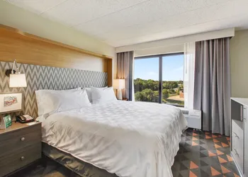 Holiday Inn Chicago Nw Crystal Lk Conv Ctr by IHG hotel thumbnail 4