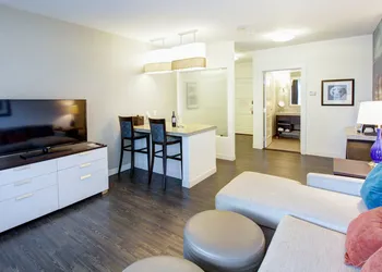 Hotel Indigo WACO - BAYLOR by IHG hotel thumbnail 6