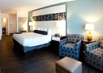 Hotel Indigo WACO - BAYLOR by IHG hotel thumbnail 8