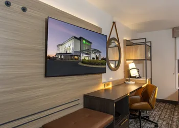 Holiday Inn Anderson by IHG hotel thumbnail 2