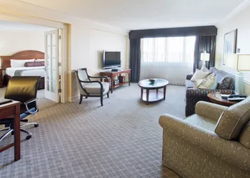 Crowne Plaza Portland Downtown Convention Center by IHG hotel thumbnail 6