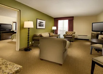 Holiday Inn Airport - Portland by IHG hotel thumbnail 3