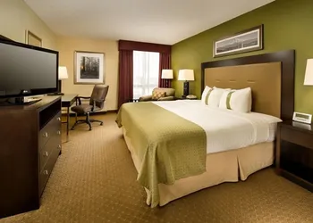 Holiday Inn Airport - Portland by IHG hotel thumbnail 5